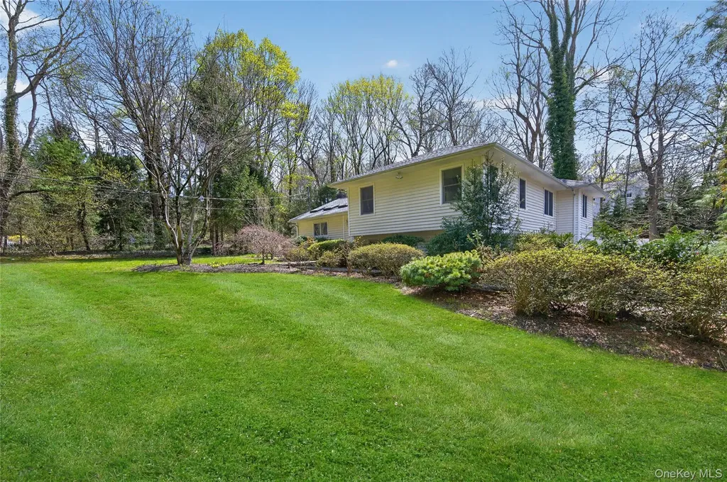 7 Bluebird Lane Huntington NY 11743