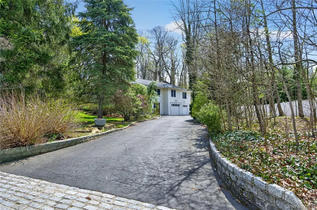 7 Bluebird Lane Huntington NY 11743