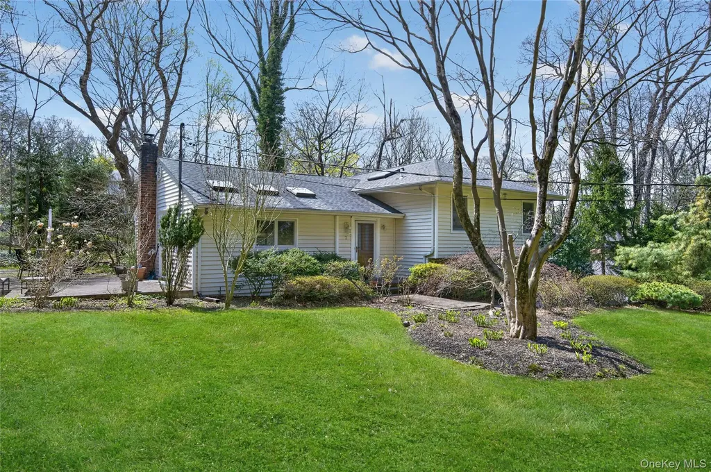 7 Bluebird Lane Huntington NY 11743