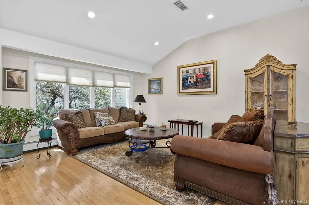7 Bluebird Lane Huntington NY 11743