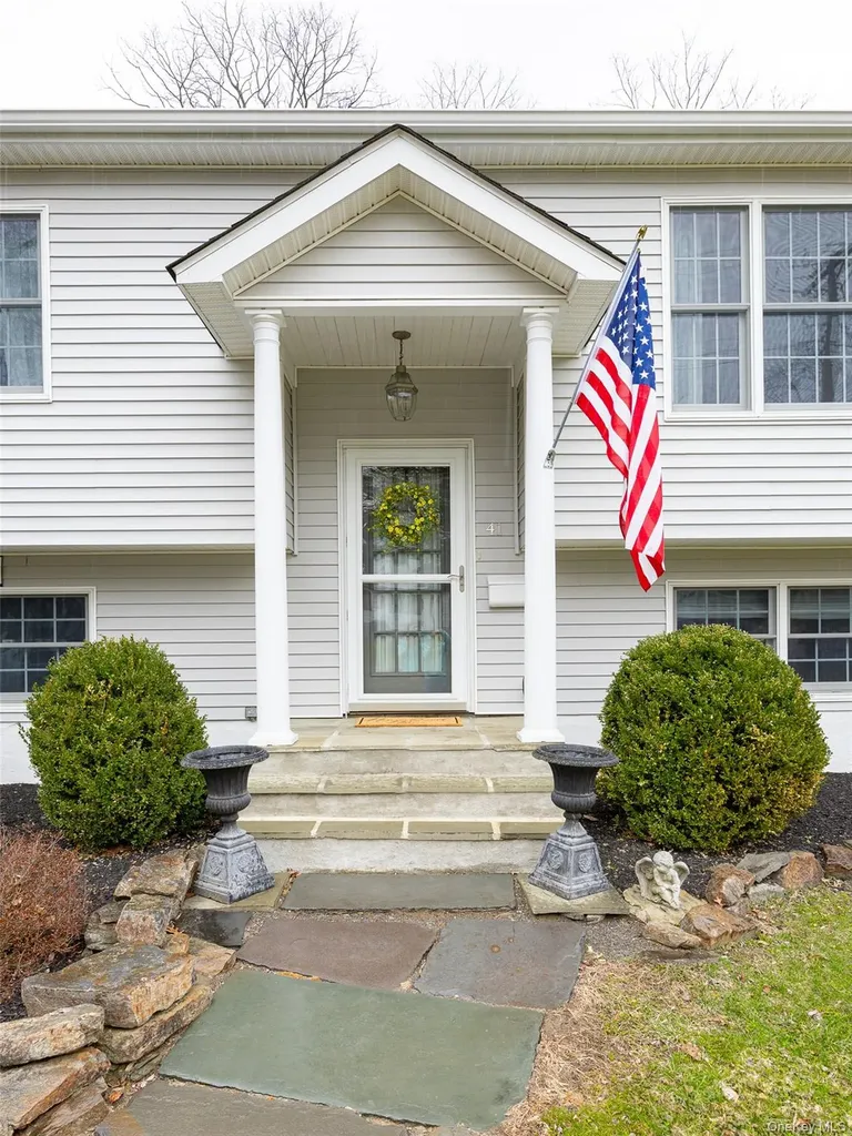 41 Cornell Avenue Red Hook NY 12571