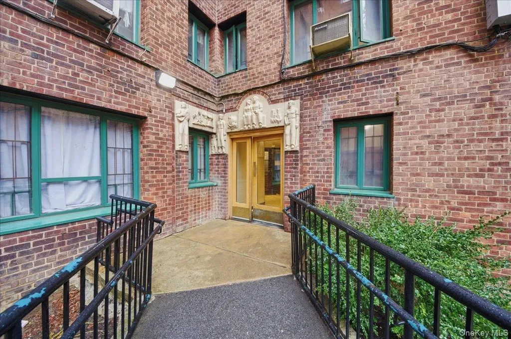 1420 Parkchester Road Bronx NY 10462