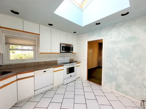 1474 Stephen Marc Lane East Meadow NY 11554