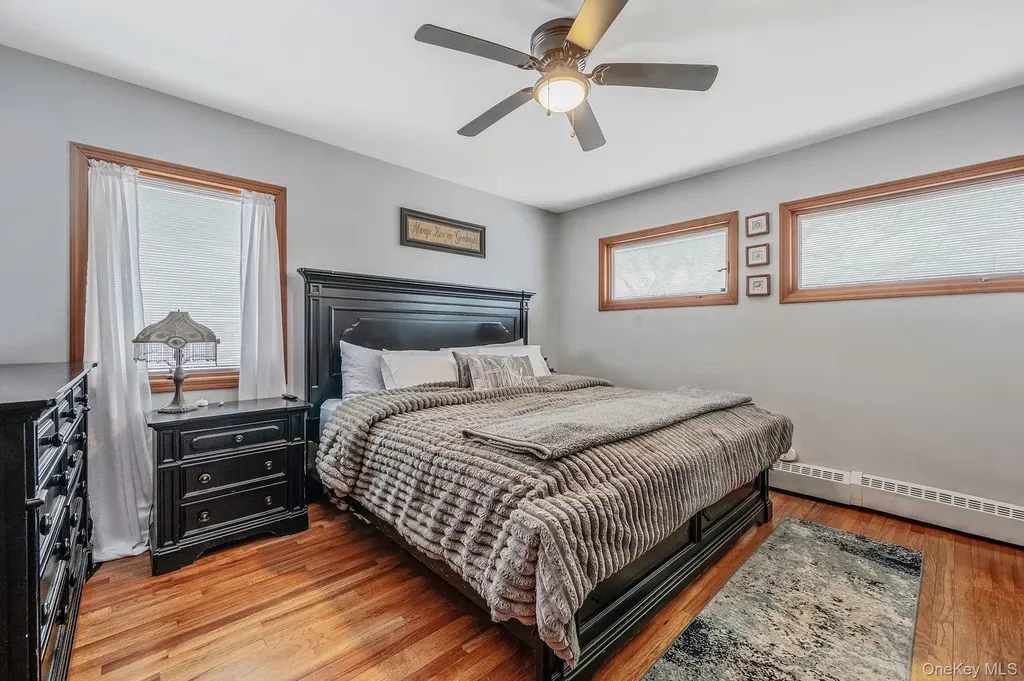 34 Secatogue Lane E West Islip NY 11795