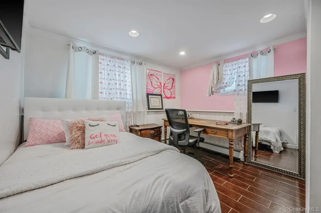 34 Secatogue Lane E West Islip NY 11795