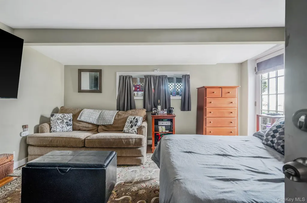 34 Secatogue Lane E West Islip NY 11795