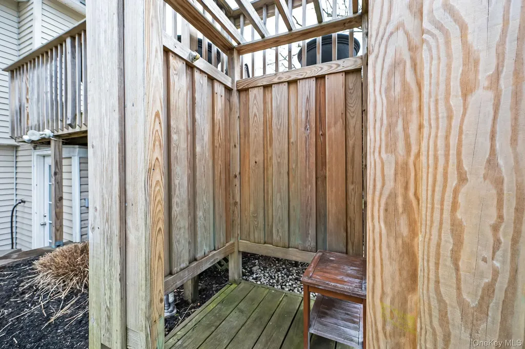 34 Secatogue Lane E West Islip NY 11795