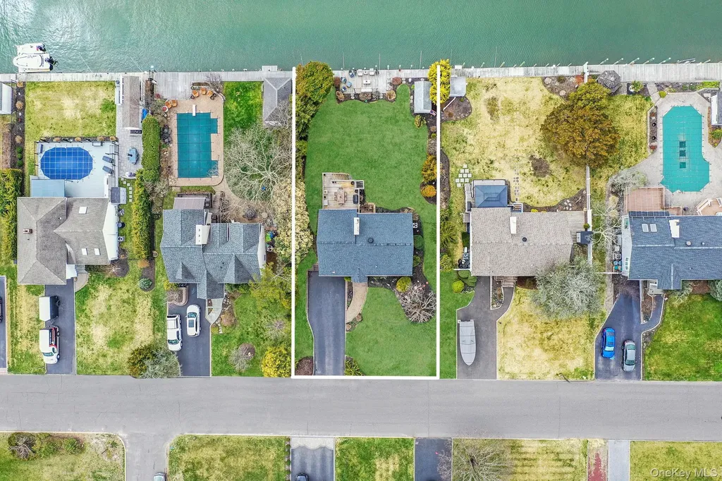 34 Secatogue Lane E West Islip NY 11795