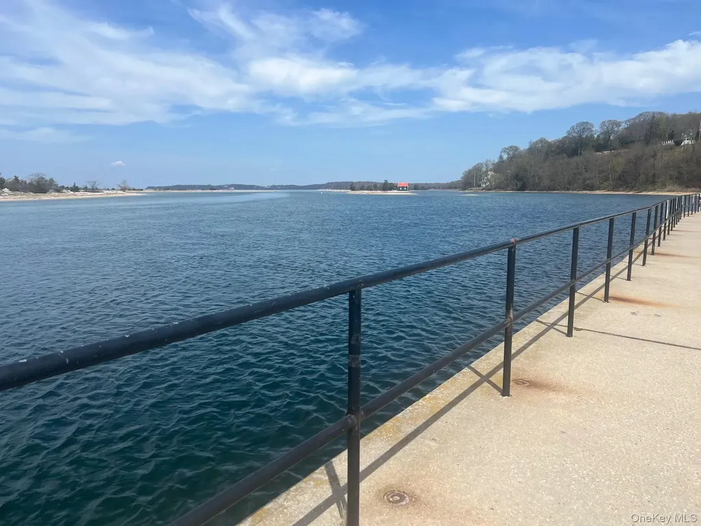 7 Harborview Stony Brook NY 11790