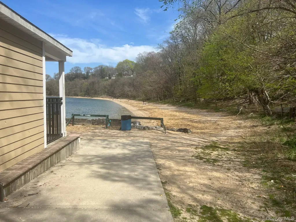 7 Harborview Stony Brook NY 11790