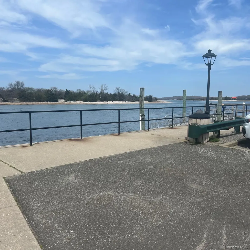 7 Harborview Stony Brook NY 11790