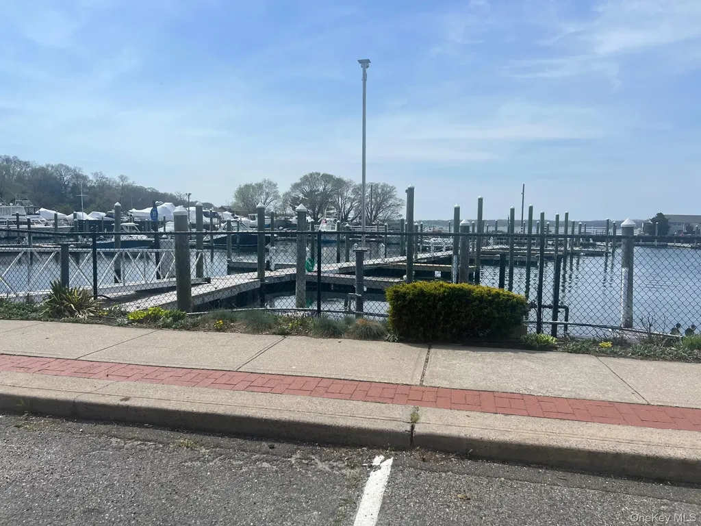 7 Harborview Stony Brook NY 11790