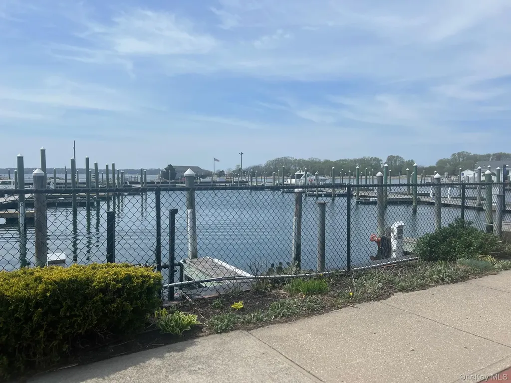 7 Harborview Stony Brook NY 11790