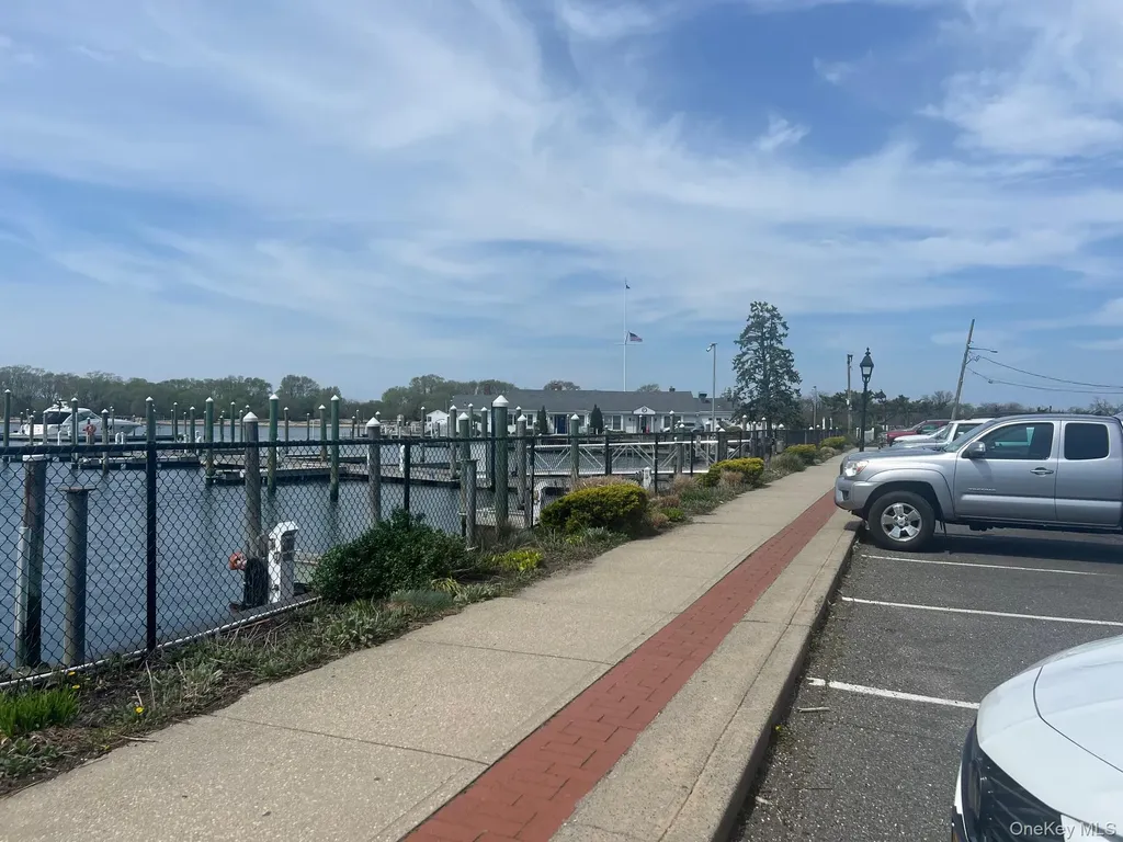 7 Harborview Stony Brook NY 11790