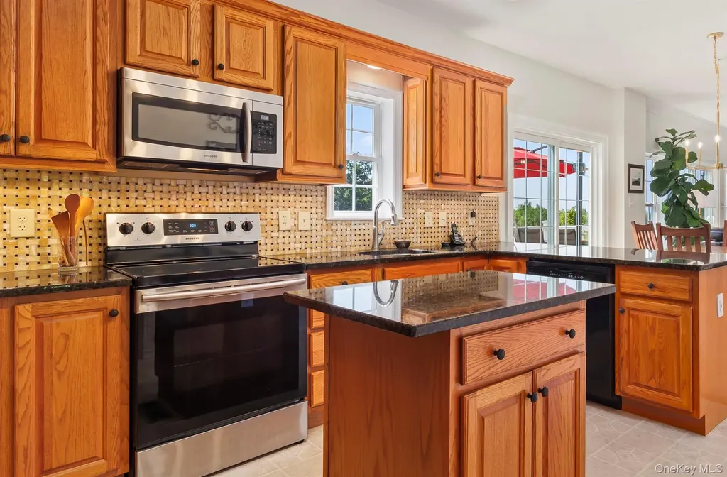 74 Willow Brook Ridge Clinton Corners NY 12514