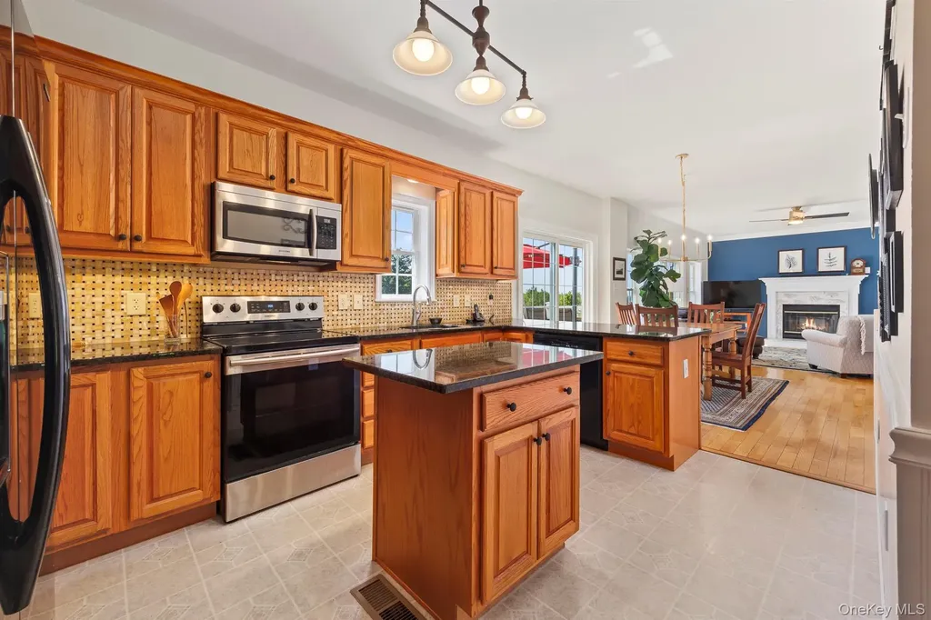 74 Willow Brook Ridge Clinton Corners NY 12514