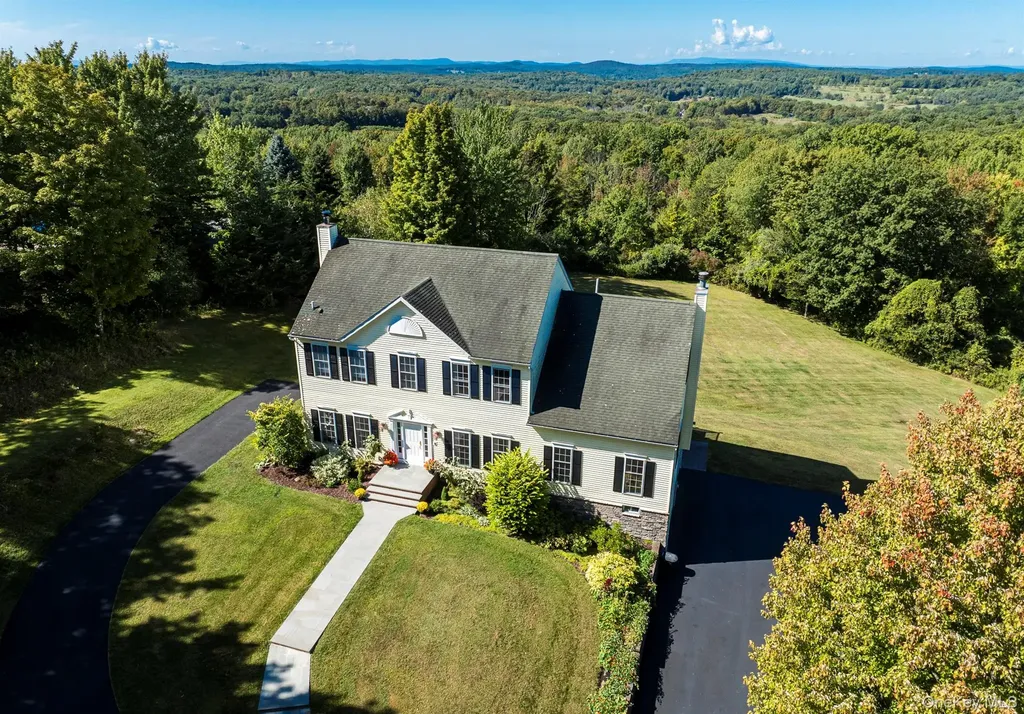 74 Willow Brook Ridge Clinton Corners NY 12514