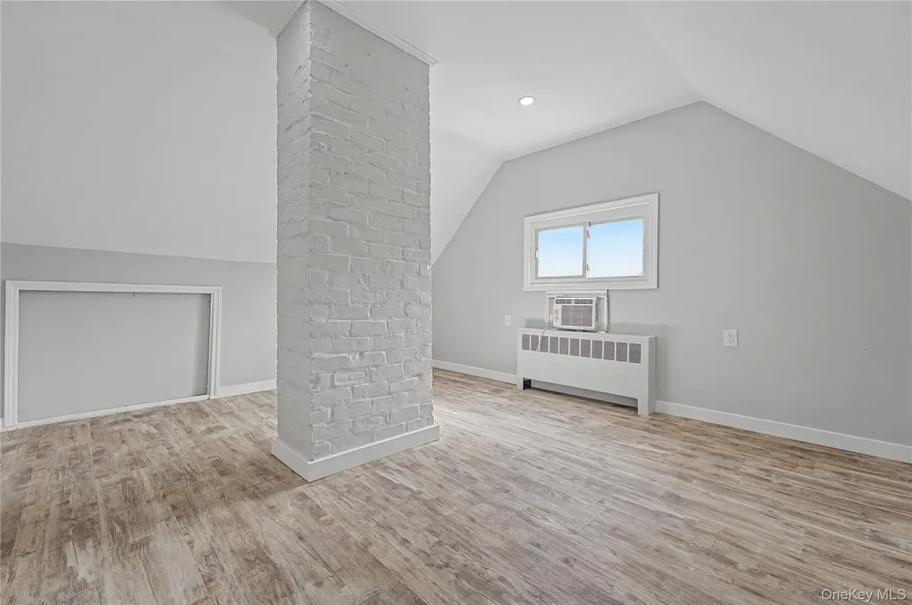 37 Fork Lane Hicksville NY 11801