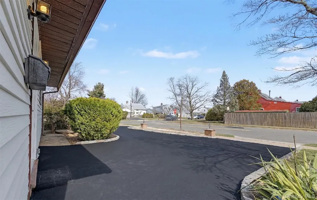 37 Fork Lane Hicksville NY 11801