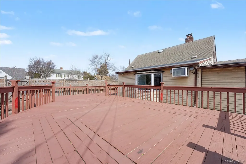 37 Fork Lane Hicksville NY 11801