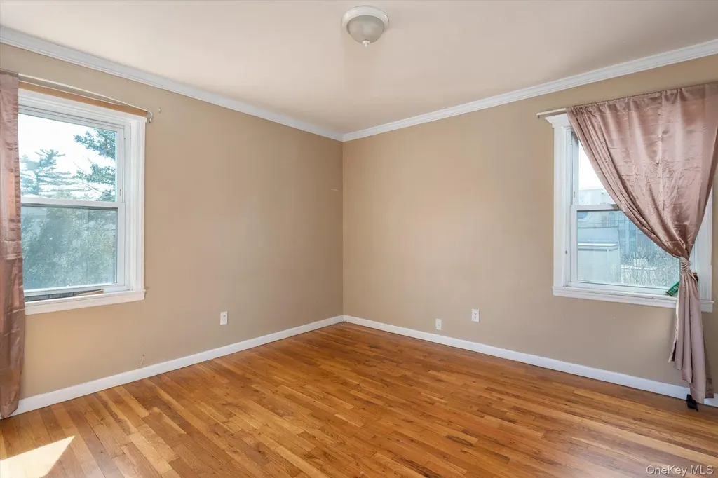 569 Peninsula Boulevard Cedarhurst NY 11516