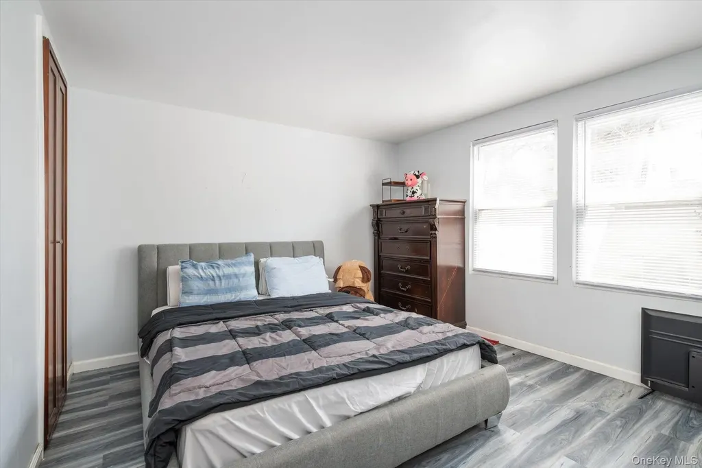 569 Peninsula Boulevard Cedarhurst NY 11516