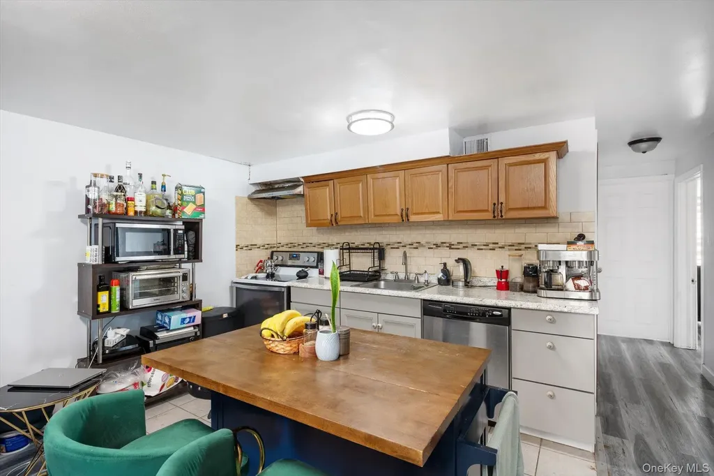 569 Peninsula Boulevard Cedarhurst NY 11516