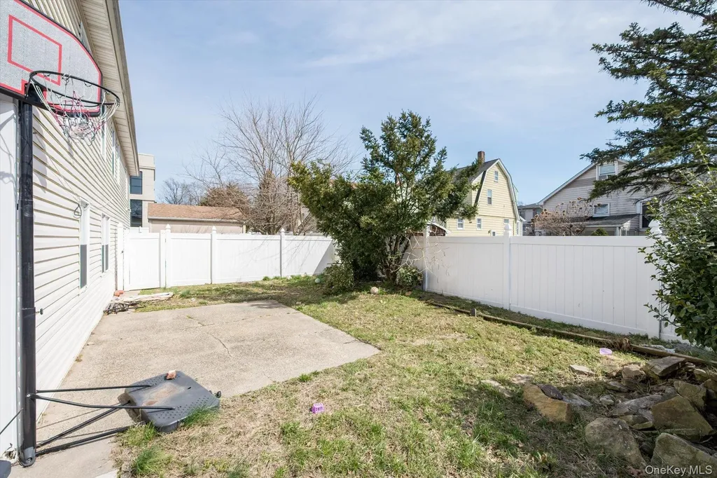 569 Peninsula Boulevard Cedarhurst NY 11516