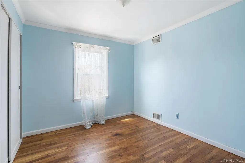 569 Peninsula Boulevard Cedarhurst NY 11516