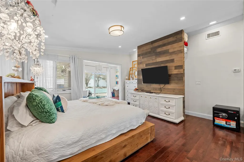 10 Heather Court Centereach NY 11720