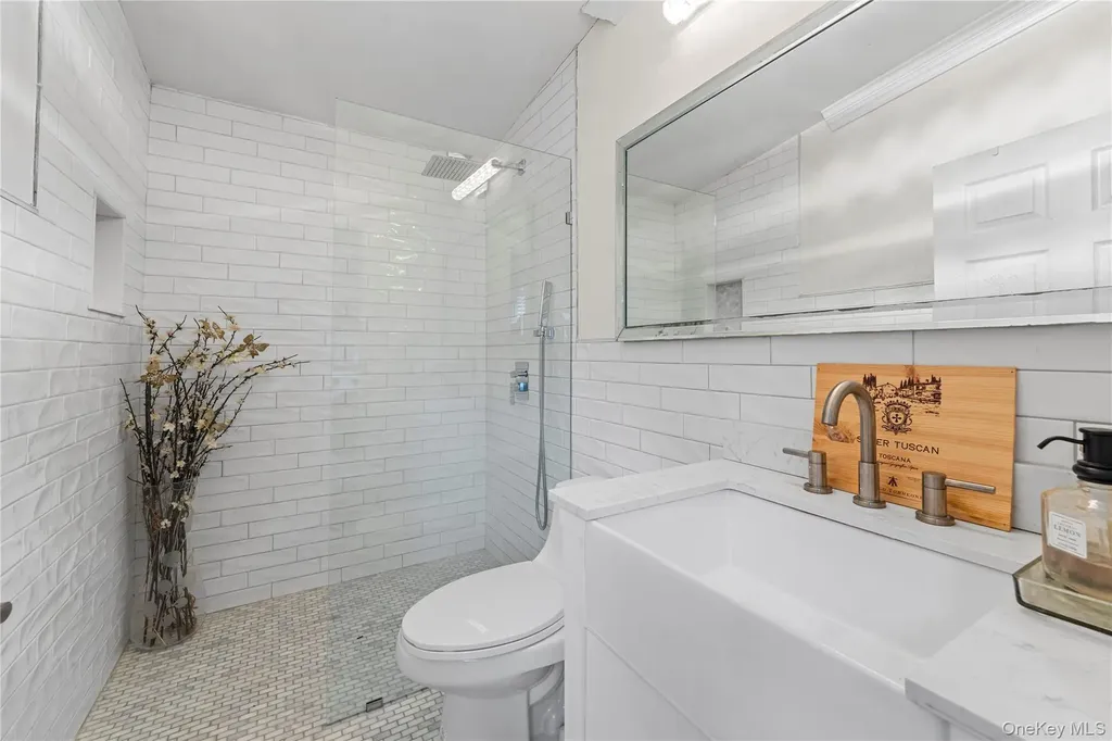 10 Heather Court Centereach NY 11720