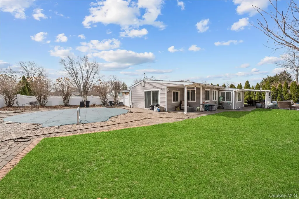 10 Heather Court Centereach NY 11720