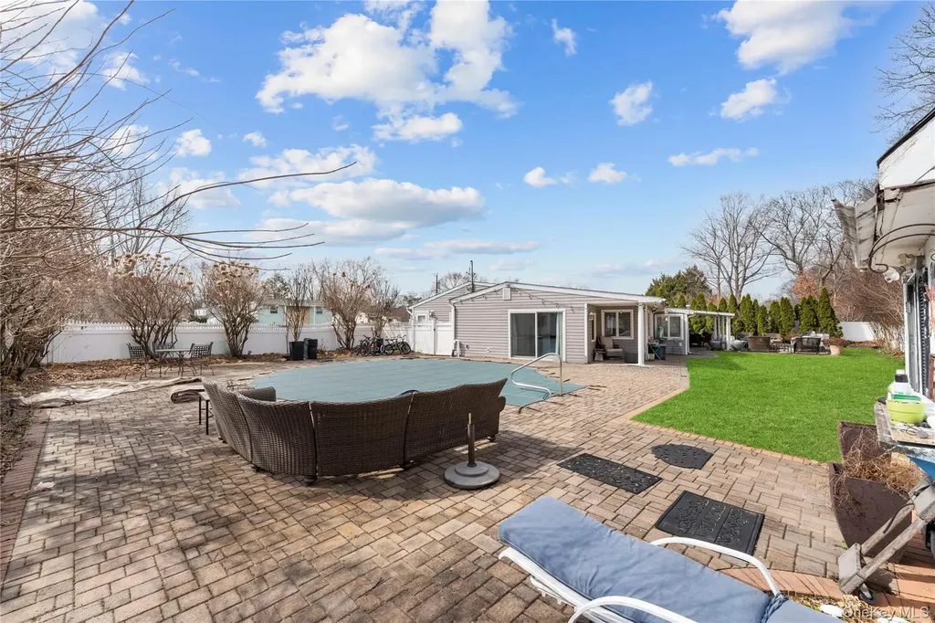 10 Heather Court Centereach NY 11720