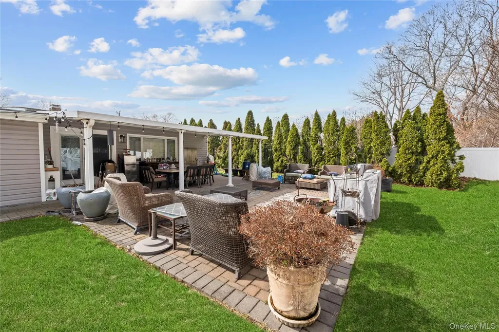 10 Heather Court Centereach NY 11720