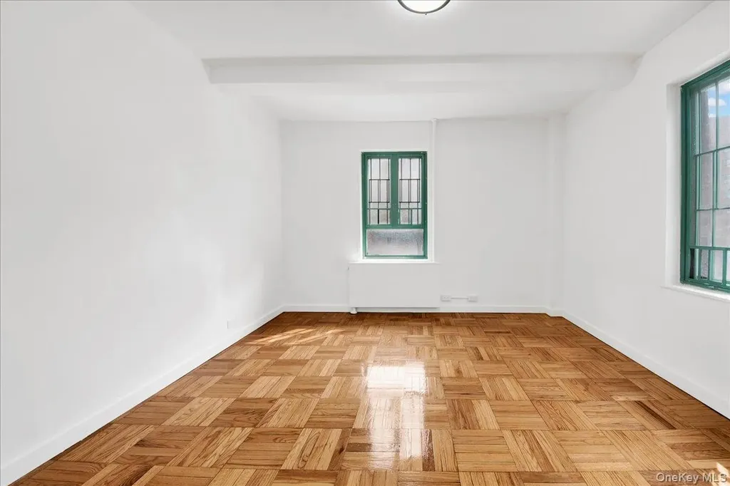 1569 Metropolitan Avenue Bronx NY 10462
