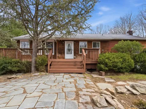 25 Woodland Terrace Court Carmel NY 10512