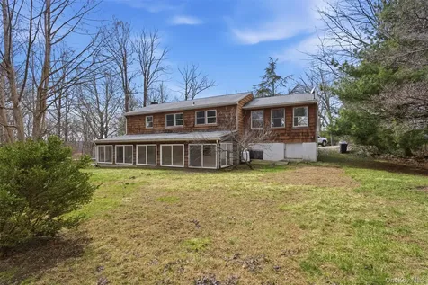 25 Woodland Terrace Court Carmel NY 10512