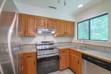 156 Stone Meadow South Salem NY 10590