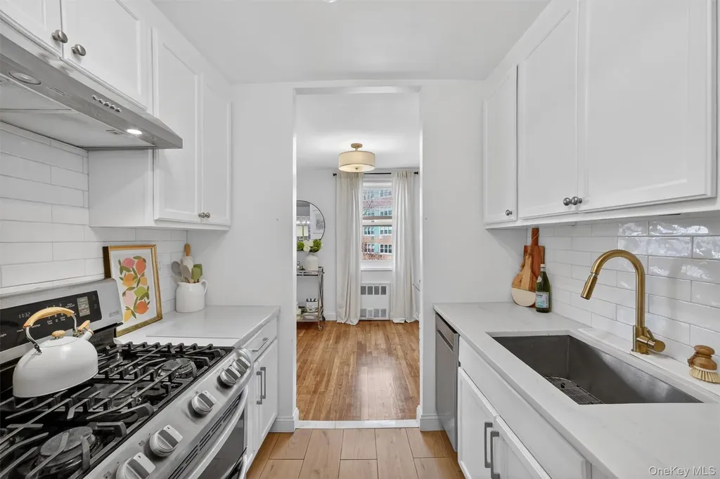 76 Dehaven Drive Yonkers NY 10703