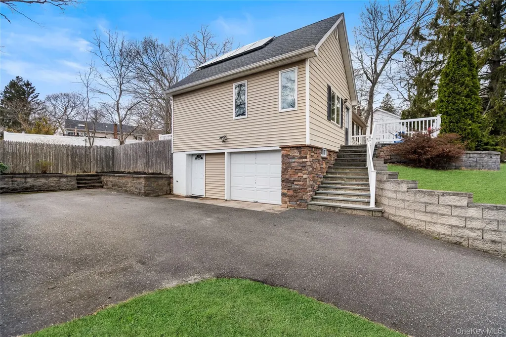 52 Hewlett Drive Sound Beach NY 11789