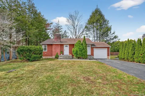 1727 Central Street Yorktown Heights NY 10598