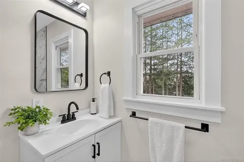 1727 Central Street Yorktown Heights NY 10598
