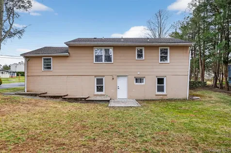 1727 Central Street Yorktown Heights NY 10598