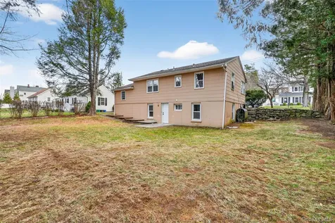 1727 Central Street Yorktown Heights NY 10598