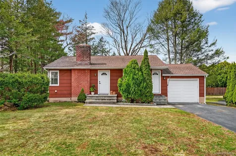 1727 Central Street Yorktown Heights NY 10598