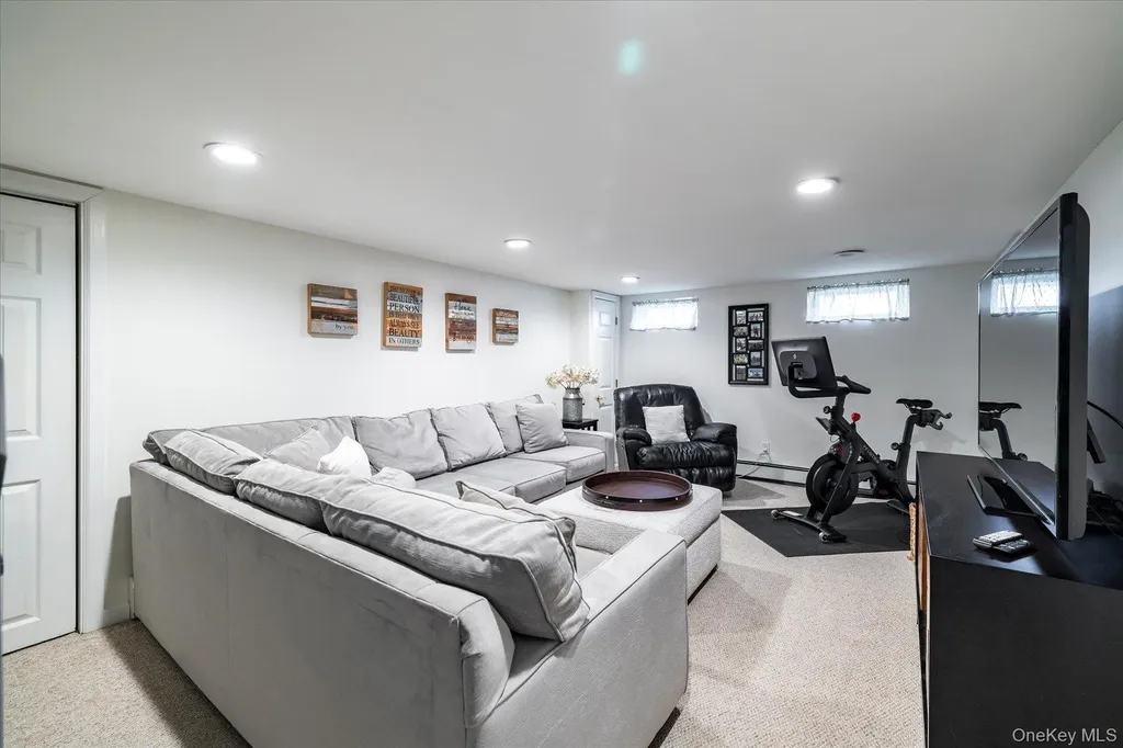 3643 Woodward Avenue Seaford NY 11783