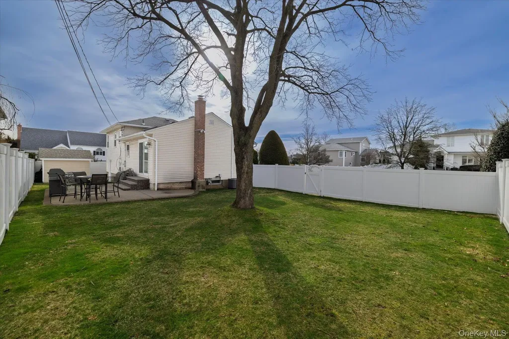 3643 Woodward Avenue Seaford NY 11783