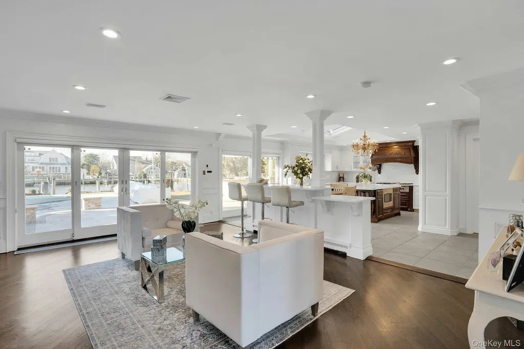 10 Beech Road Islip NY 11751