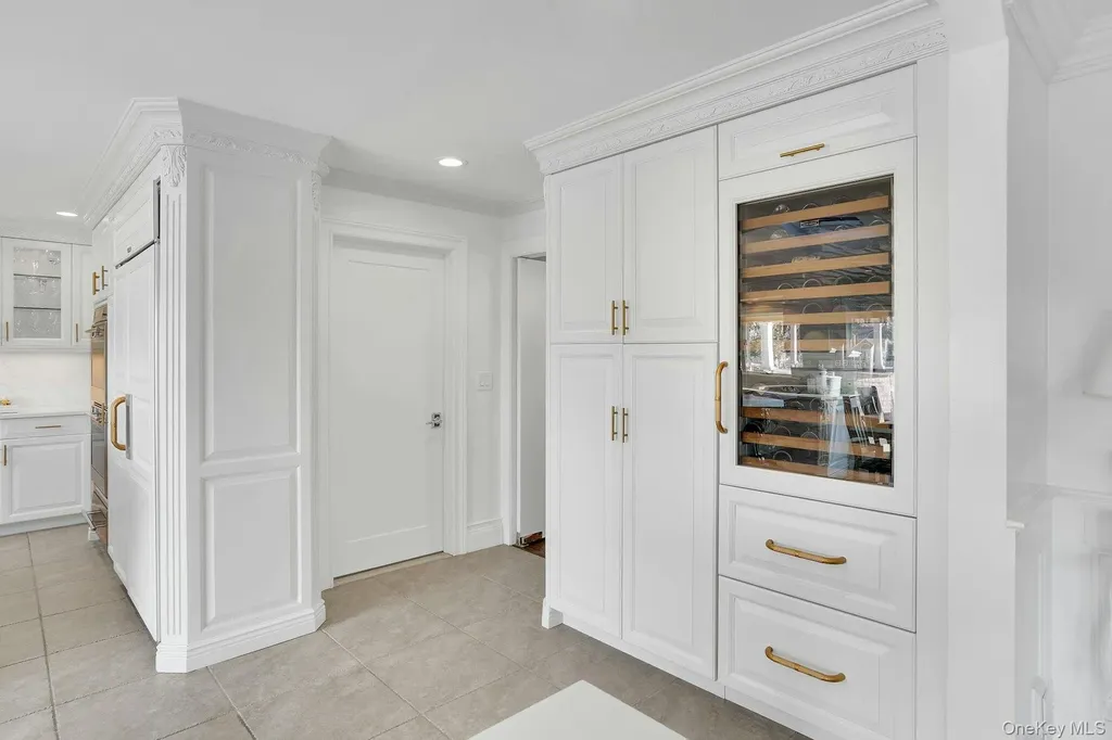 10 Beech Road Islip NY 11751