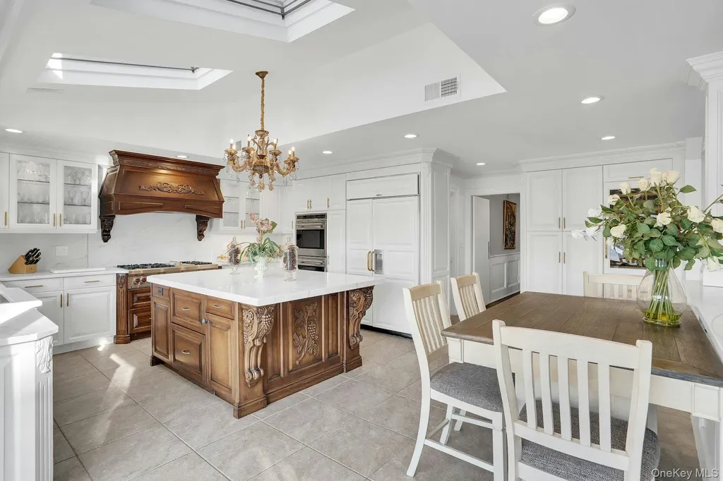 10 Beech Road Islip NY 11751